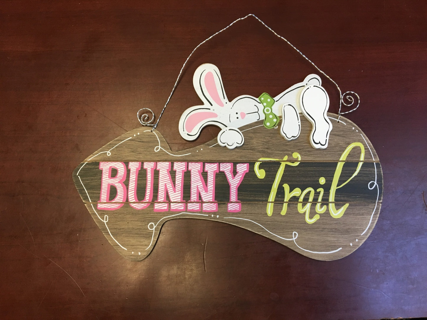 Wall Arrow Bunny Trail 15.75 Inches