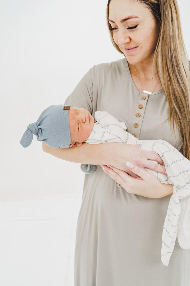 BABY KNOTTED HAT
