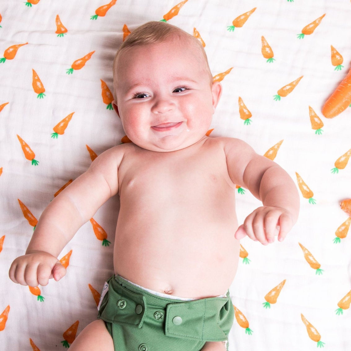 ORGANIC SNUG BLANKET - CARROTS